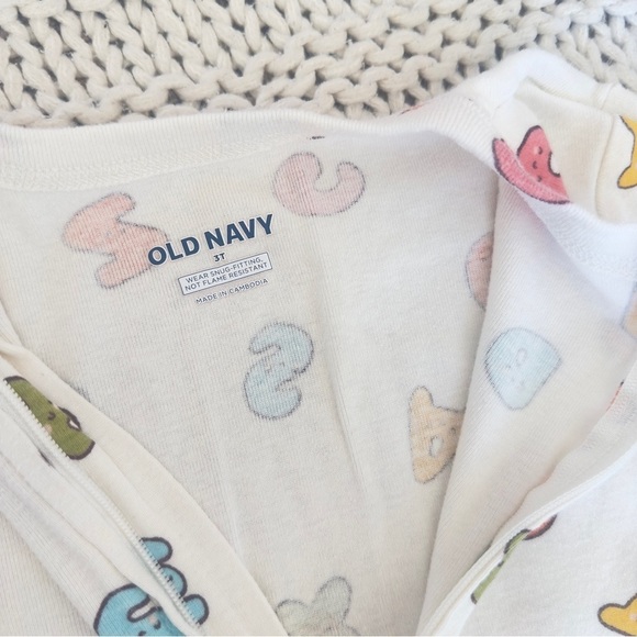 Old Navy Snug Fit ABC Zip Unisex Pajamas Size 3T - Picture 3 of 4